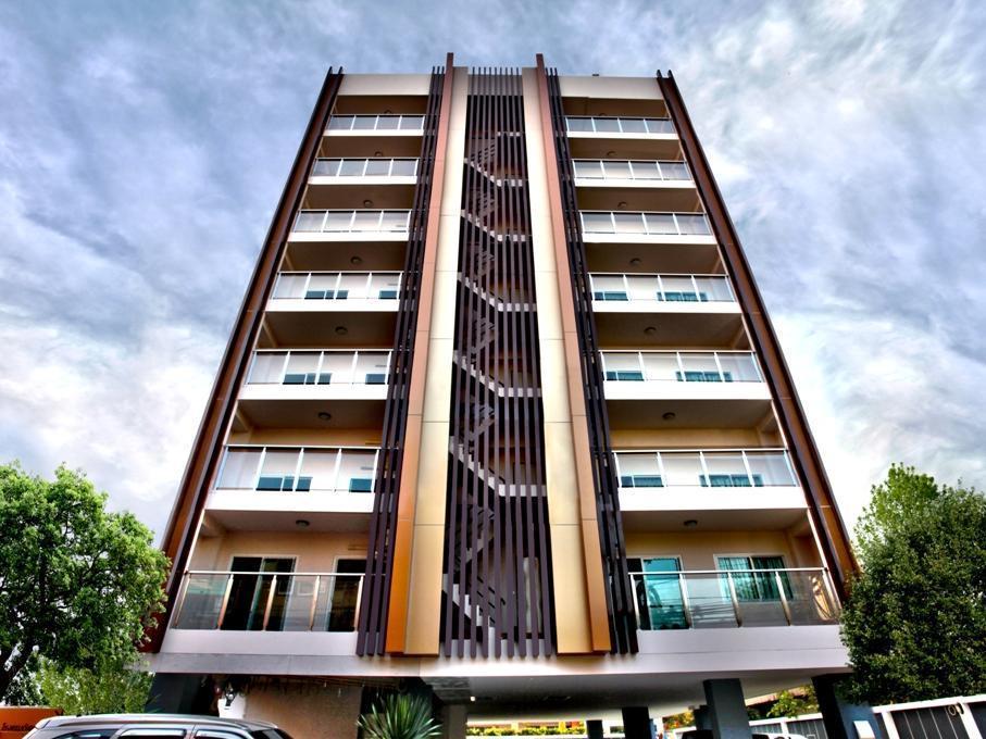 The Aim Sathorn Hotel Bangkok Exteriör bild