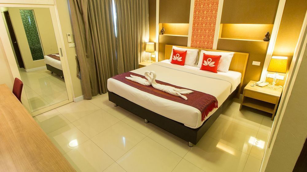 The Aim Sathorn Hotel Bangkok Exteriör bild