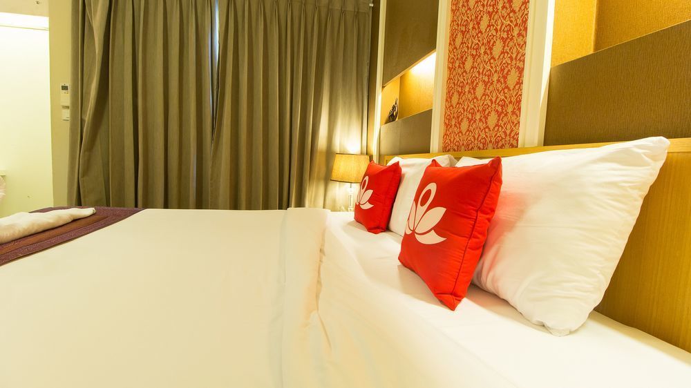 The Aim Sathorn Hotel Bangkok Exteriör bild