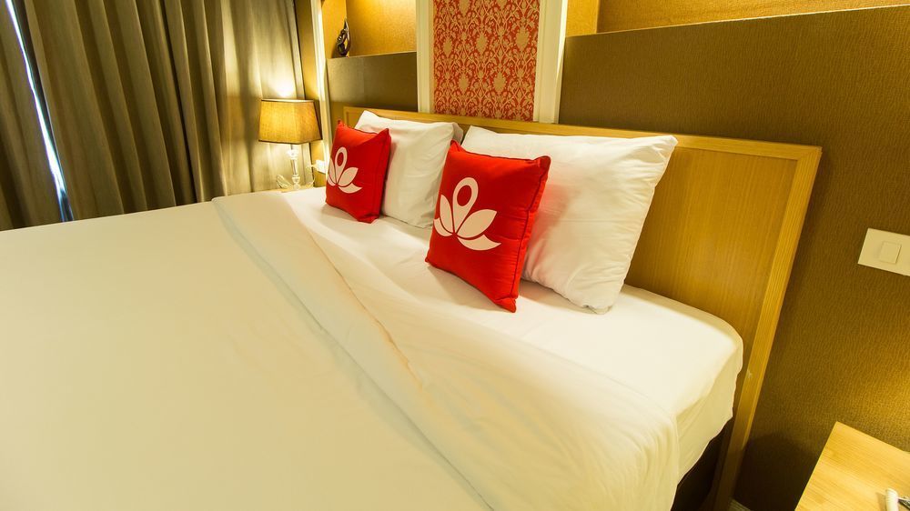 The Aim Sathorn Hotel Bangkok Exteriör bild